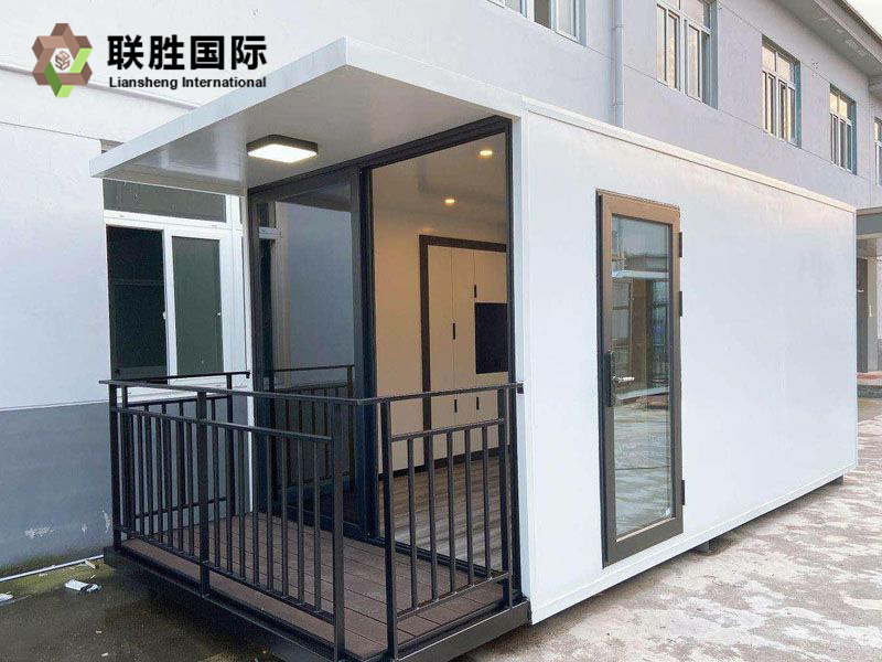 prefab Container Granny